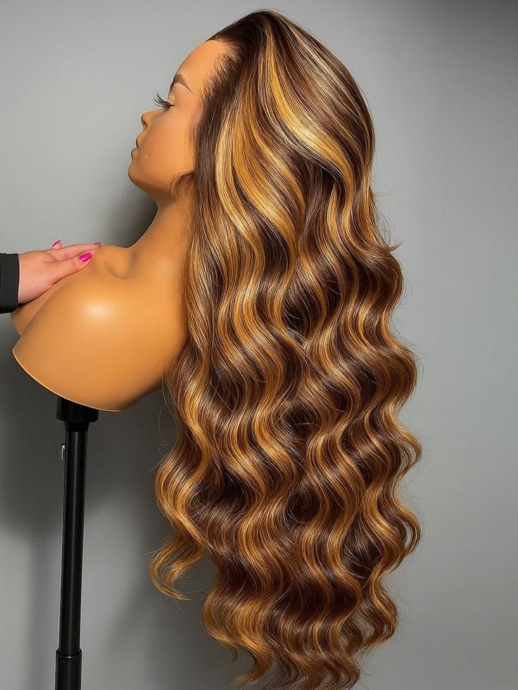 Wholesale Cuticle Aligned Raw Wigs Human Hair Lace Front Glueless 13*6 HD Lace Closure Wigs Raw Pixie Curl Curly Hair Wig